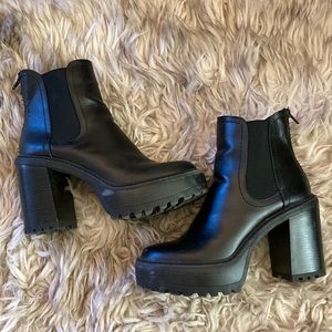 Madden Girl platform boots sz 7.5